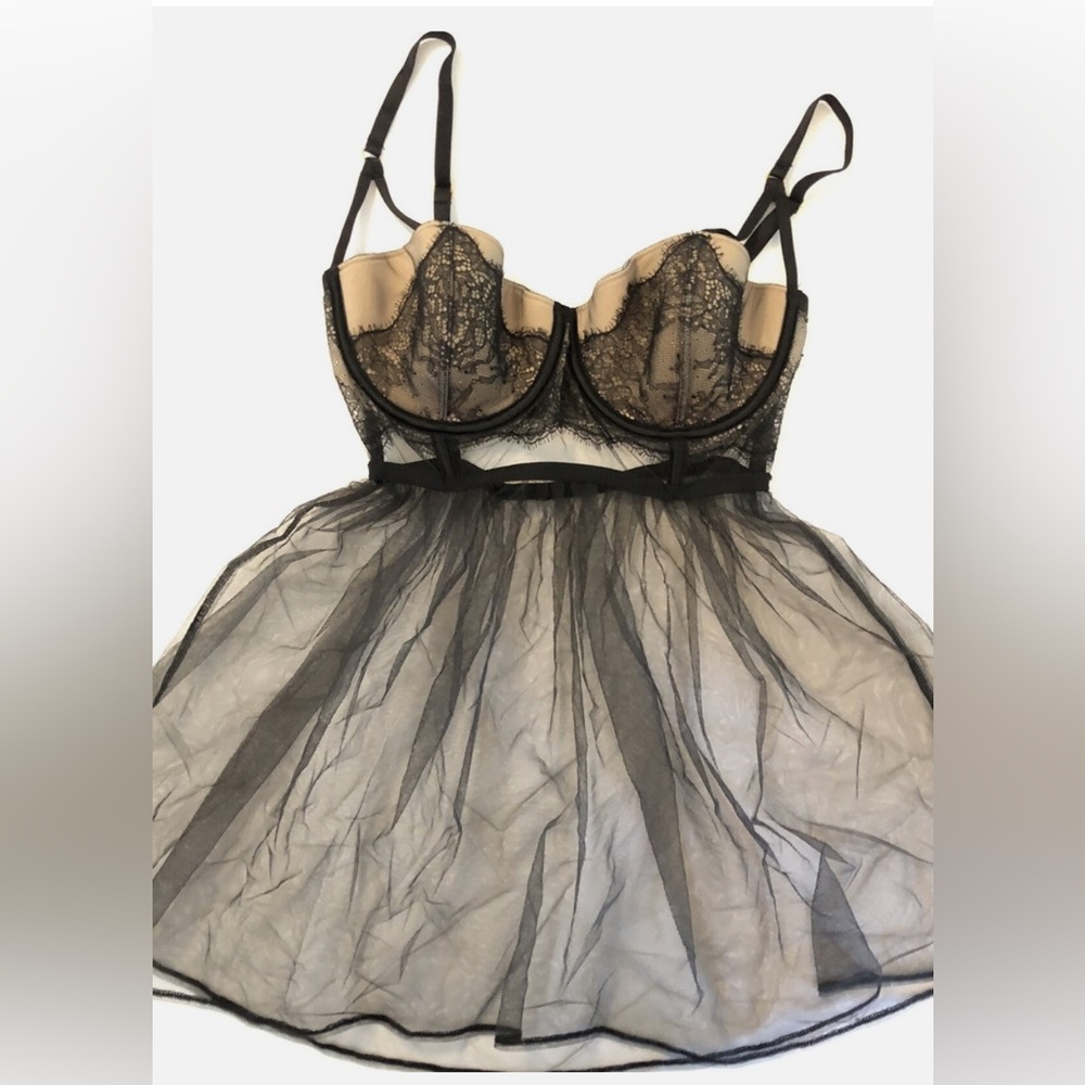 VICTORIA'S SECRET 34C Lingerie Babydoll Bra Top Chemise Black Beige Lace Sexy